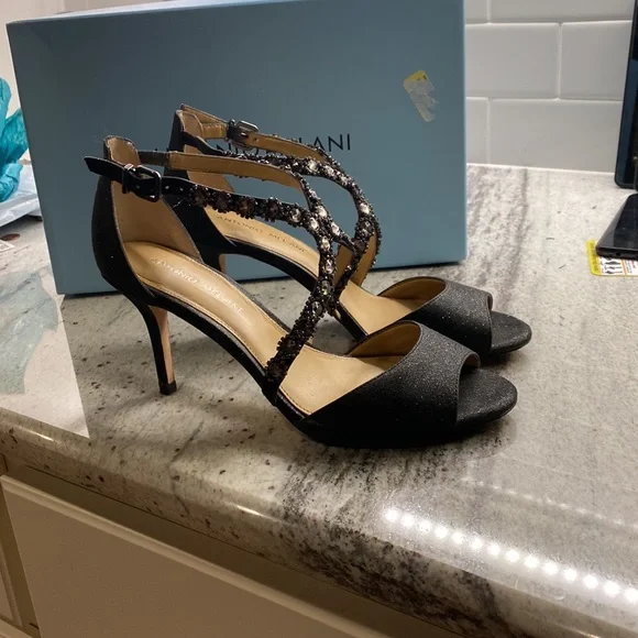 Antonio Melani dress heels 8M - Picture 3 of 10